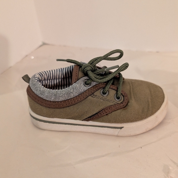 OshKosh B'Gosh Nico Toddler Boy Olive Green Lace Up Sneakers in Size 7 - Picture 4 of 10